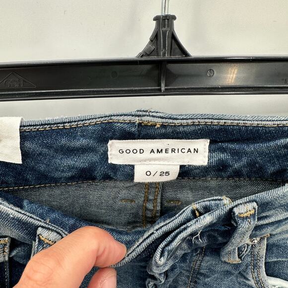 GOOD AMERICAN NWT Good Legs Crop Distressed Jean in Blue261 // 0 - Picture 9 of 14